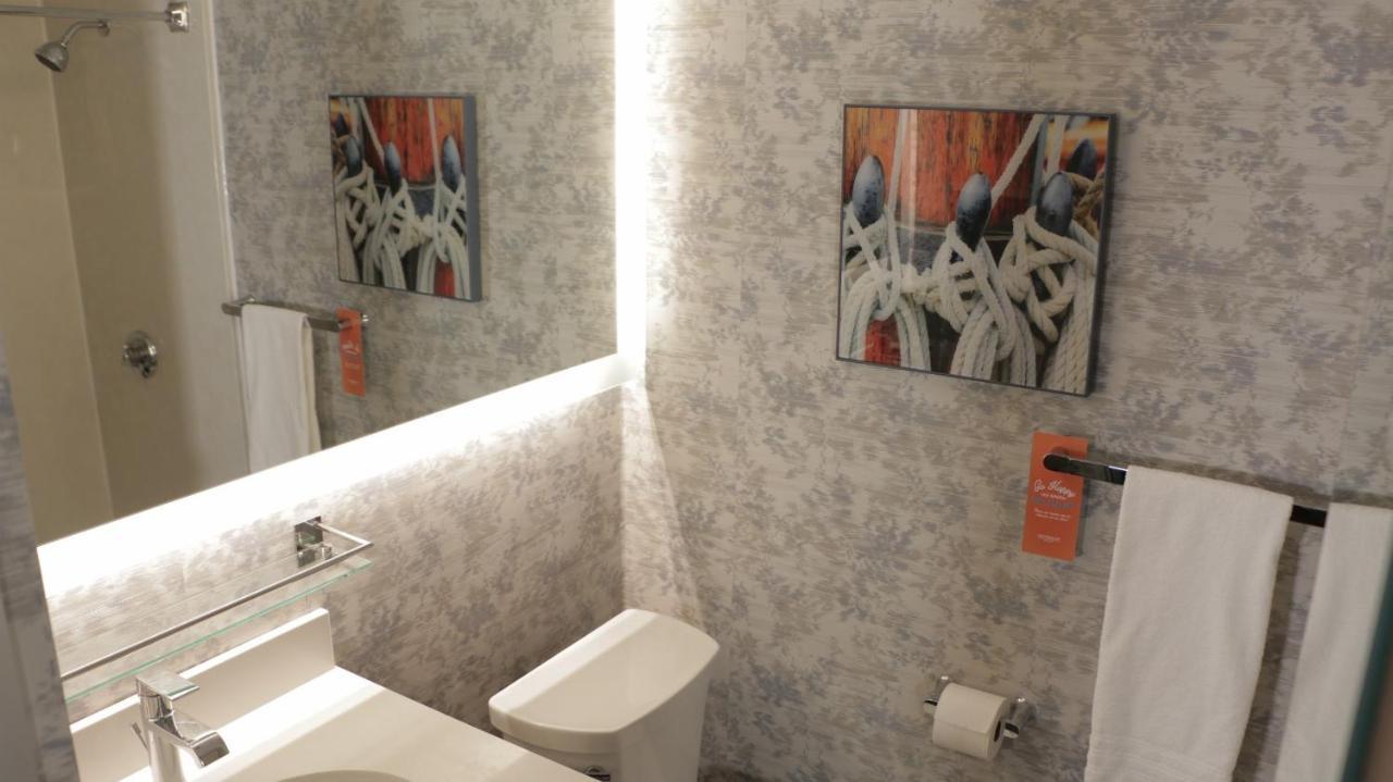 Howard Johnson By Wyndham Middletown Newport Area Екстериор снимка