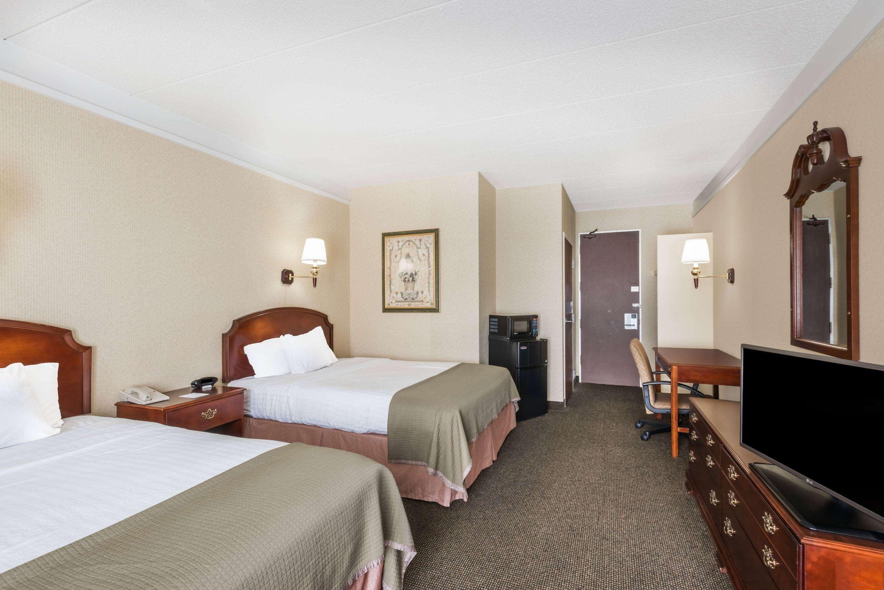 Howard Johnson By Wyndham Middletown Newport Area Екстериор снимка