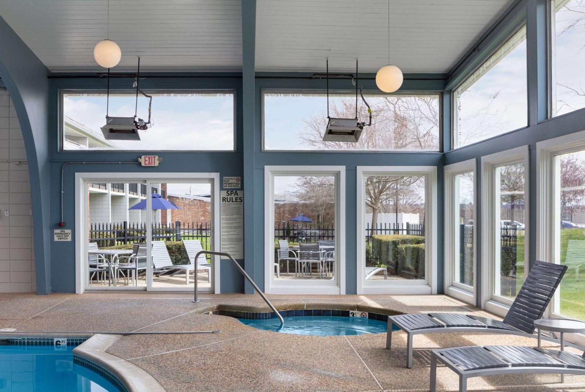 Howard Johnson By Wyndham Middletown Newport Area Екстериор снимка