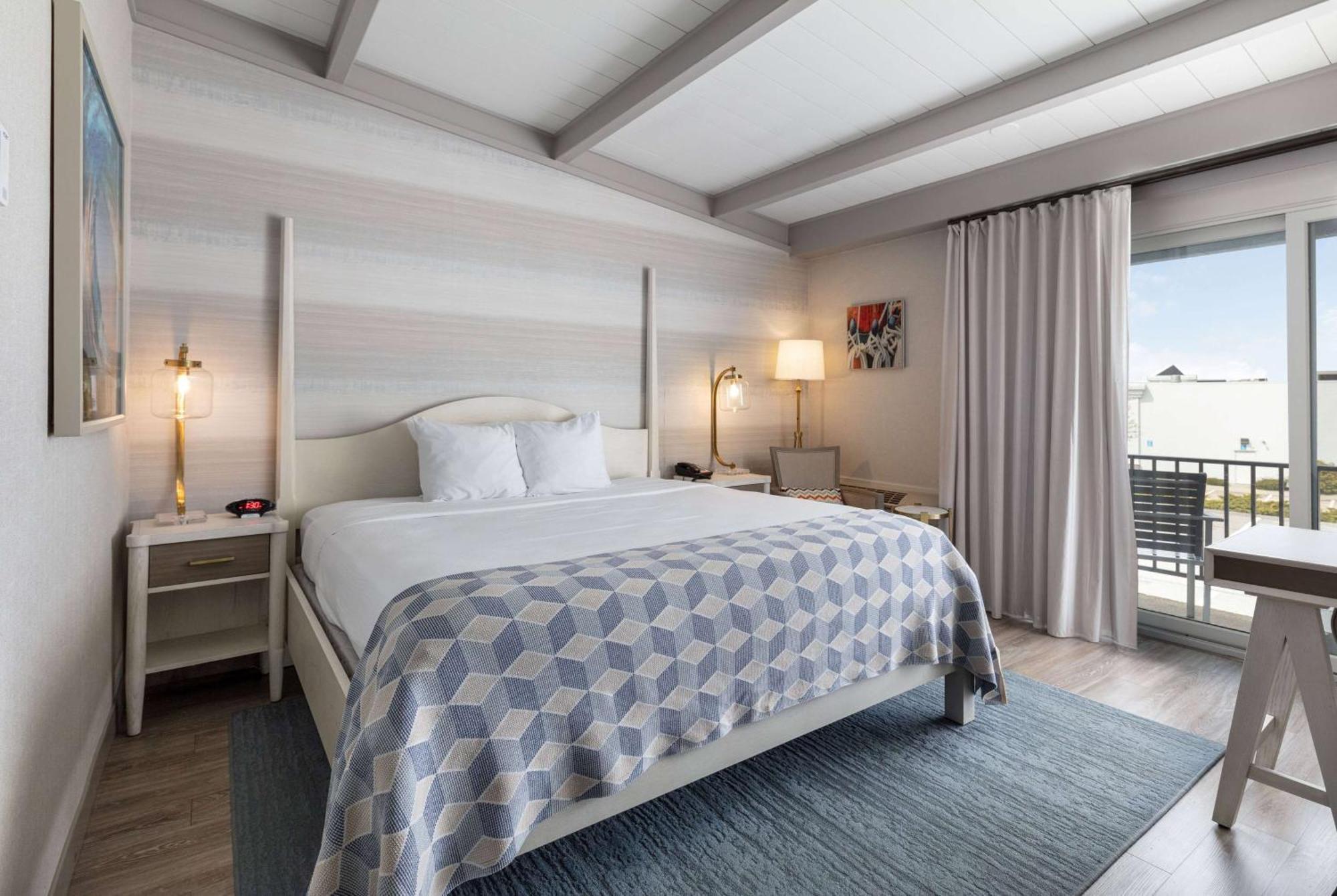 Howard Johnson By Wyndham Middletown Newport Area Екстериор снимка