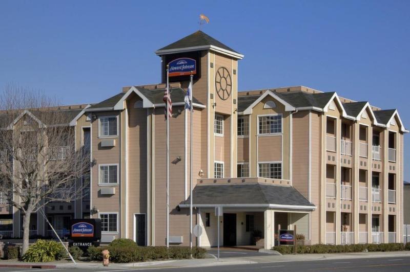 Howard Johnson By Wyndham Middletown Newport Area Екстериор снимка