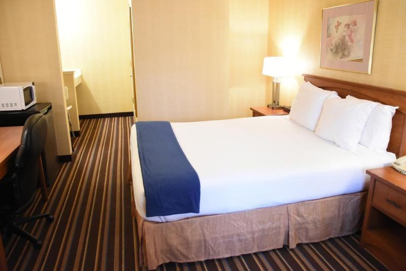 Howard Johnson By Wyndham Middletown Newport Area Екстериор снимка