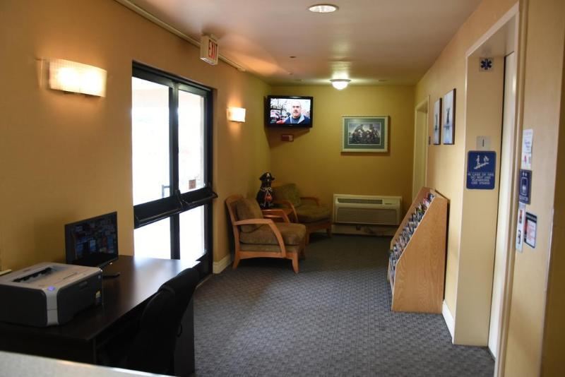 Howard Johnson By Wyndham Middletown Newport Area Екстериор снимка
