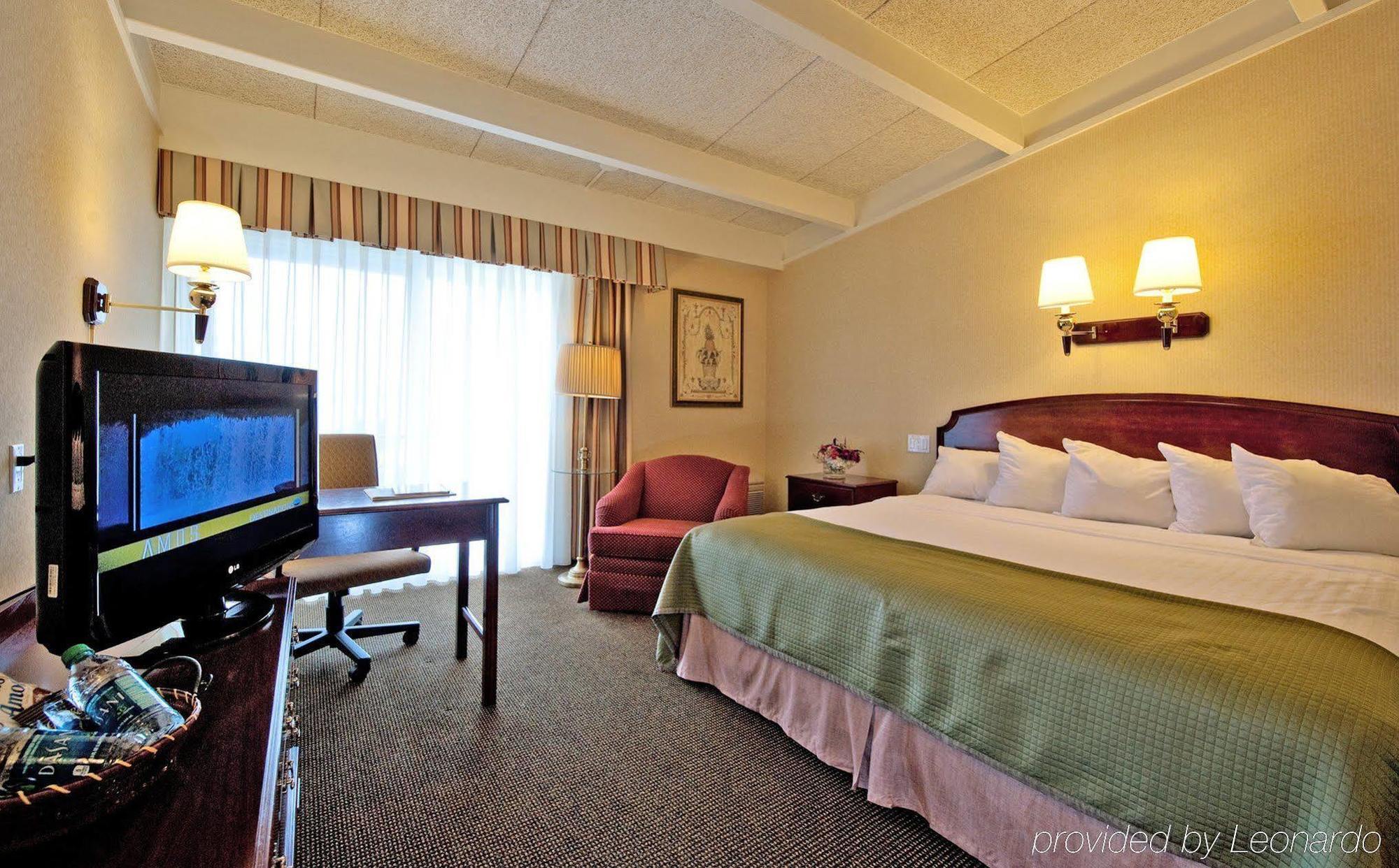 Howard Johnson By Wyndham Middletown Newport Area Стая снимка